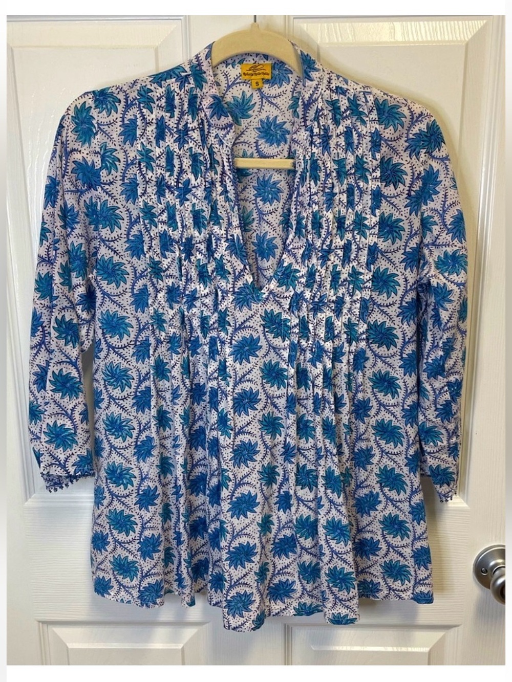 Roberta Roller Rabbit floral pattern blouse with beaded neckline. Sz Small